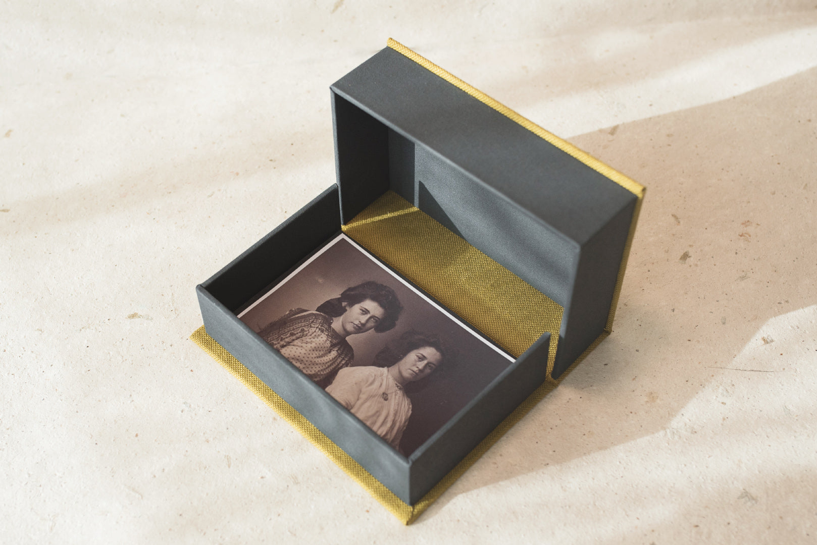 Pudełko na zdjęcia szczękowe